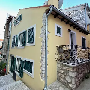 Apartment Yellow House, Rovinj