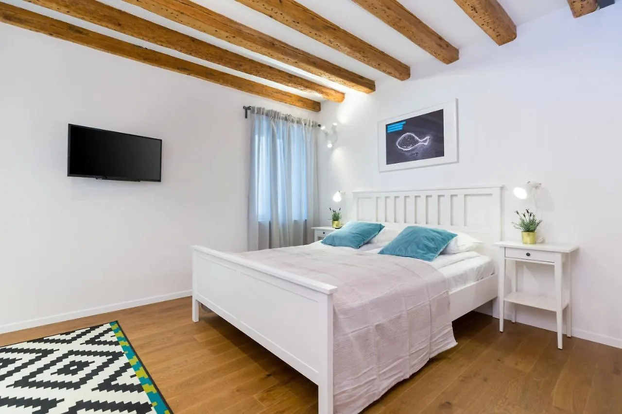 Cozy Montalbano Studios By Irundo Rovinj