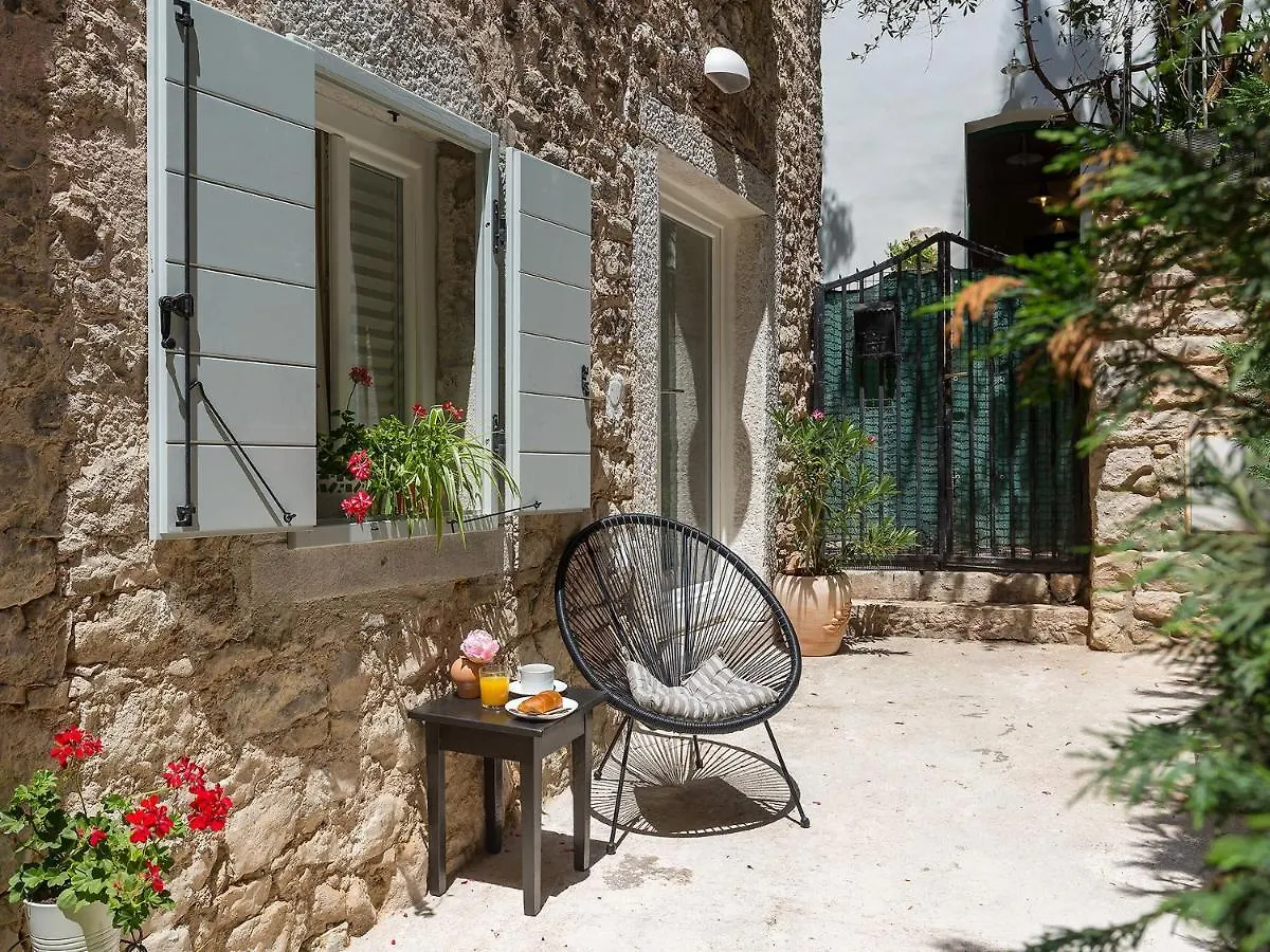 Cozy Montalbano Studios By Irundo Rovinj